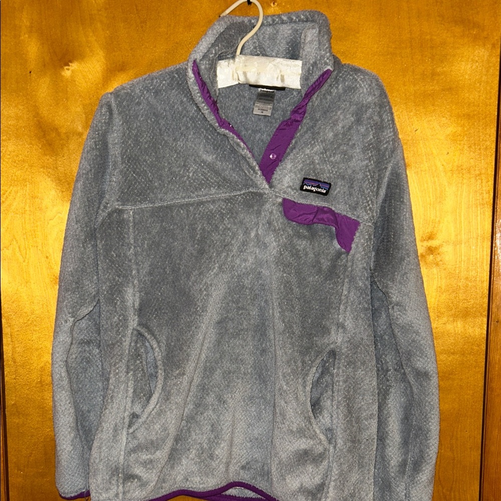 Patagonia Gray Fleece with Purple Trim women’s Medium